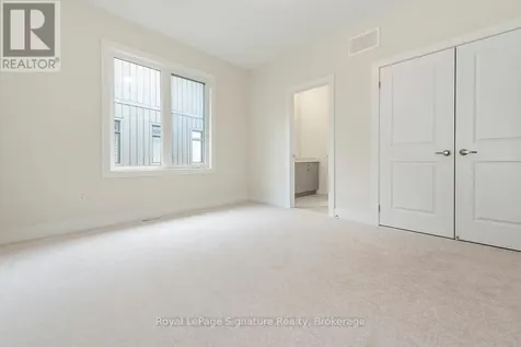 126 Dorothy Drive Blue Mountains ON N0H 1J0