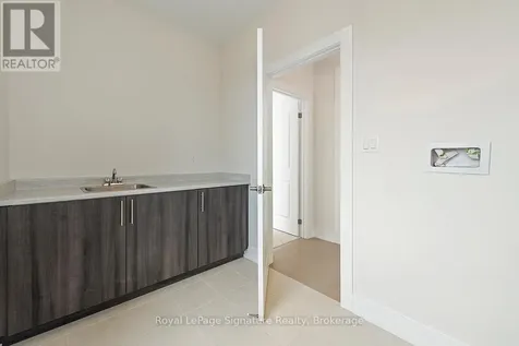 126 Dorothy Drive Blue Mountains ON N0H 1J0