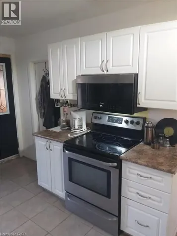 82 Cambridge Avenue Hamilton ON L8H 1T6