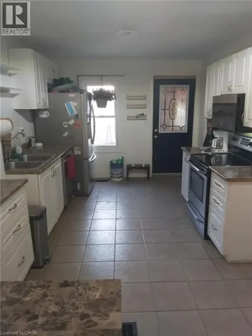 82 Cambridge Avenue Hamilton ON L8H 1T6