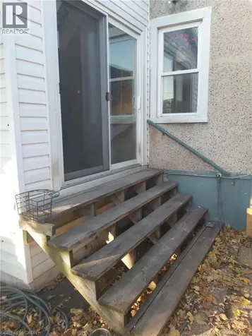 82 Cambridge Avenue Hamilton ON L8H 1T6