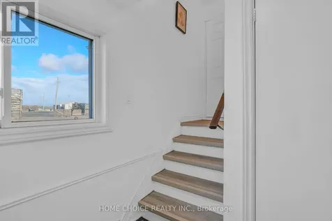 144 Fraser Street Bradford West Gwillimbury ON L3Z 3Y8