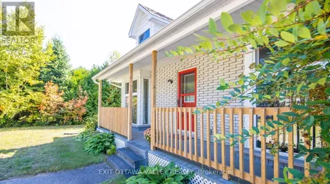 23 Sprucedale Avenue Madawaska Valley ON K0J 1B0