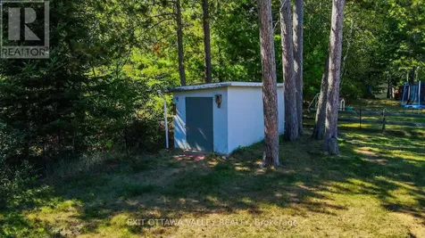 23 Sprucedale Avenue Madawaska Valley ON K0J 1B0