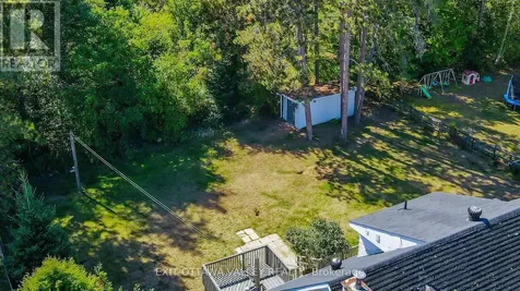23 Sprucedale Avenue Madawaska Valley ON K0J 1B0