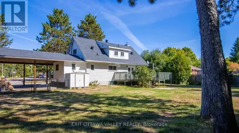23 Sprucedale Avenue Madawaska Valley ON K0J 1B0