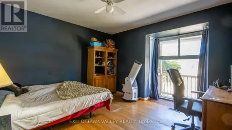 23 Sprucedale Avenue Madawaska Valley ON K0J 1B0