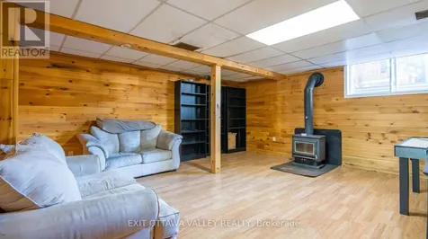 23 Sprucedale Avenue Madawaska Valley ON K0J 1B0
