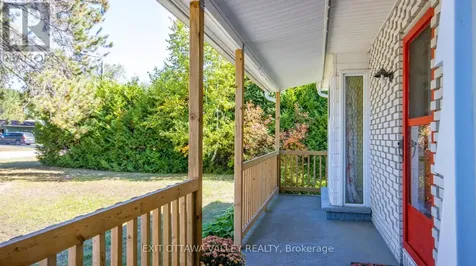 23 Sprucedale Avenue Madawaska Valley ON K0J 1B0