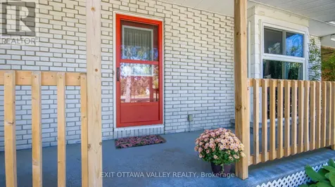 23 Sprucedale Avenue Madawaska Valley ON K0J 1B0