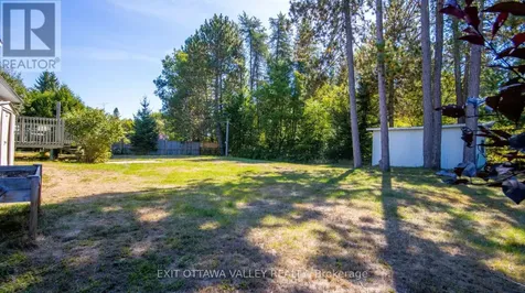 23 Sprucedale Avenue Madawaska Valley ON K0J 1B0