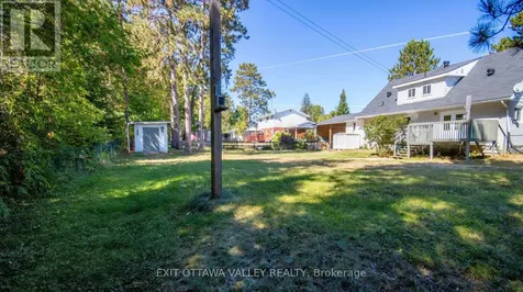 23 Sprucedale Avenue Madawaska Valley ON K0J 1B0