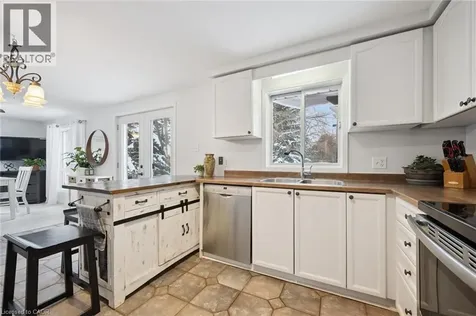 98 Old Maple Lane Kitchener ON N2N 3B3