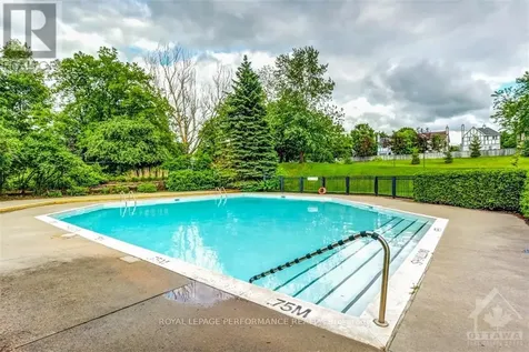 2760 Carousel Crescent Ottawa ON K1T 2N4