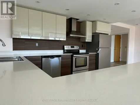 2760 Carousel Crescent Ottawa ON K1T 2N4