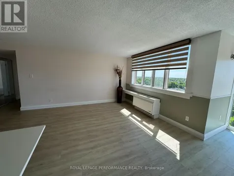 2760 Carousel Crescent Ottawa ON K1T 2N4