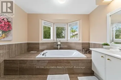 160 Sai Crescent Ottawa ON K1G 5P2