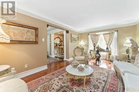 160 Sai Crescent Ottawa ON K1G 5P2
