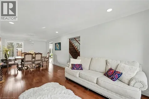 106 Knudson Drive Kanata ON K2K 2L5