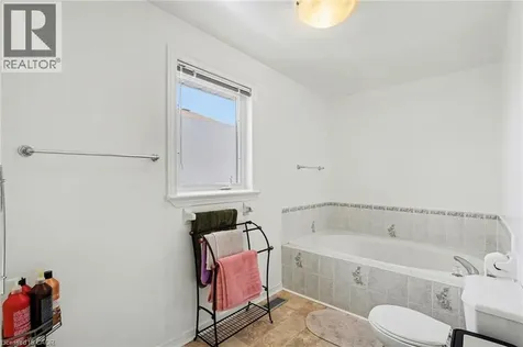 106 Knudson Drive Kanata ON K2K 2L5