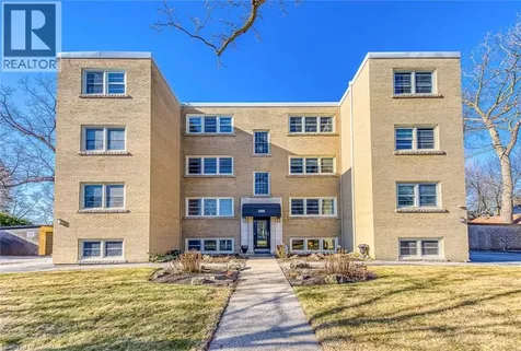 288 Reynolds Street Oakville ON L6J 3L4