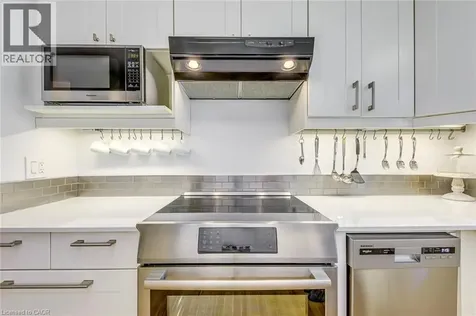 288 Reynolds Street Oakville ON L6J 3L4