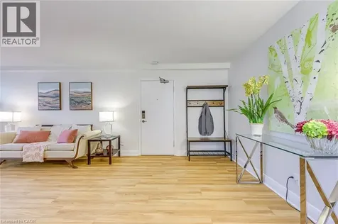 288 Reynolds Street Oakville ON L6J 3L4