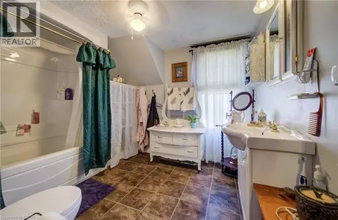 12 Leinster Avenue South Hamilton ON L8M 3A1