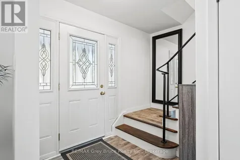 74 Inwood Crescent Kitchener ON N2M 2M1