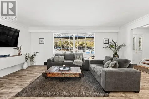 74 Inwood Crescent Kitchener ON N2M 2M1