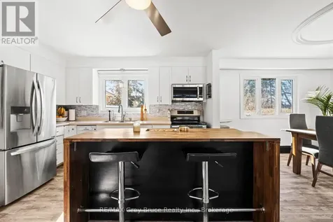 74 Inwood Crescent Kitchener ON N2M 2M1