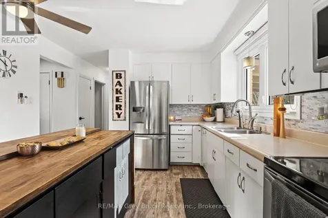 74 Inwood Crescent Kitchener ON N2M 2M1