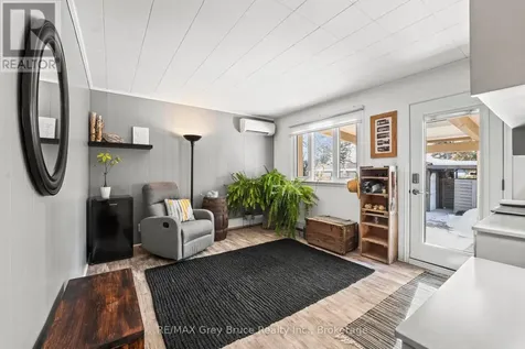 74 Inwood Crescent Kitchener ON N2M 2M1