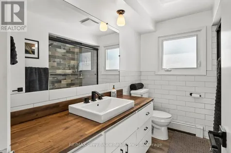 74 Inwood Crescent Kitchener ON N2M 2M1