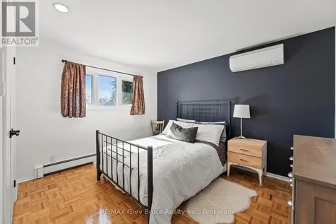 74 Inwood Crescent Kitchener ON N2M 2M1