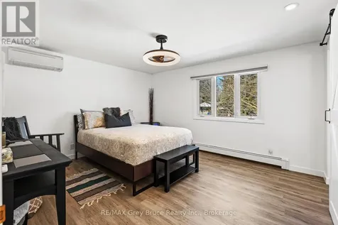 74 Inwood Crescent Kitchener ON N2M 2M1