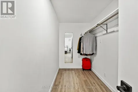 74 Inwood Crescent Kitchener ON N2M 2M1