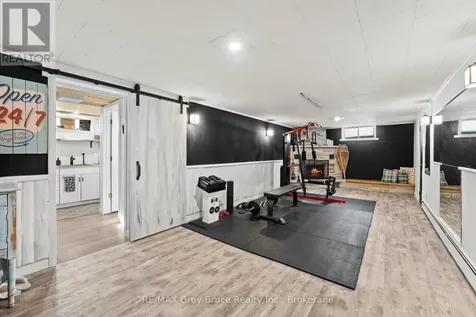 74 Inwood Crescent Kitchener ON N2M 2M1