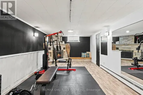 74 Inwood Crescent Kitchener ON N2M 2M1