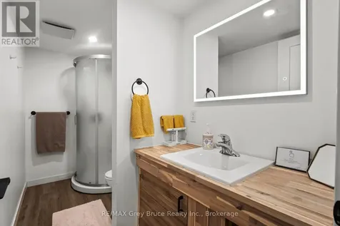 74 Inwood Crescent Kitchener ON N2M 2M1