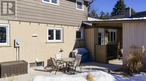 74 Inwood Crescent Kitchener ON N2M 2M1