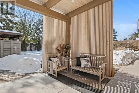 74 Inwood Crescent Kitchener ON N2M 2M1