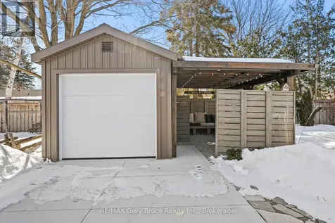 74 Inwood Crescent Kitchener ON N2M 2M1