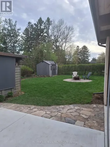 74 Inwood Crescent Kitchener ON N2M 2M1
