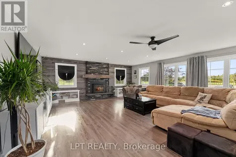 1109 Ravenshoe Road East Gwillimbury ON L9P 1R2