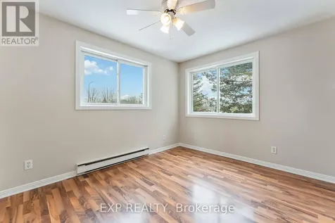 802 St. Andre Drive Ottawa ON K1C 4R3