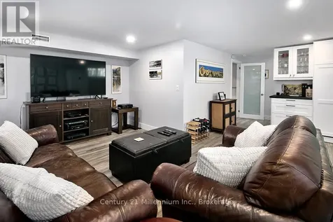 20 Leslie Drive Collingwood ON L9Y 4P2