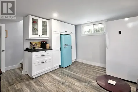 20 Leslie Drive Collingwood ON L9Y 4P2