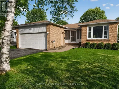 1032 Dominion Avenue Midland ON L4R 1S9