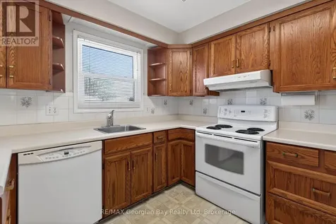 1032 Dominion Avenue Midland ON L4R 1S9
